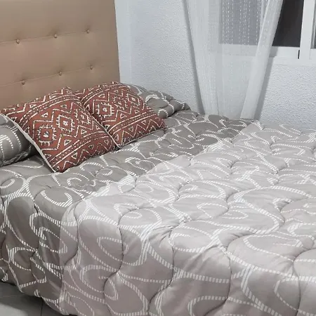 2 A 100 M De La Playa De Poniente Homestay Benidorm